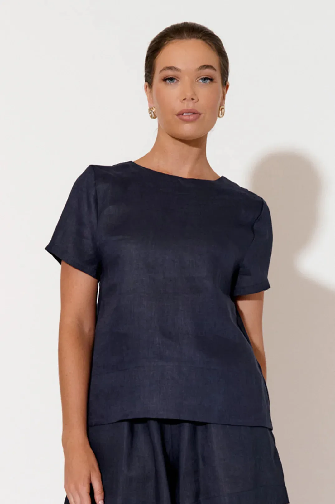 Kita Short Sleeve Button Back Linen Top Navy