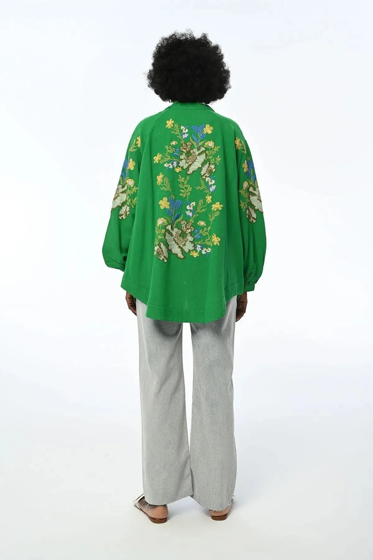 OVERSIZE CUT LINEN BLEND KIMONO JACKET WITH FLORAL EMBROIDERY ON ARM AND BACK
