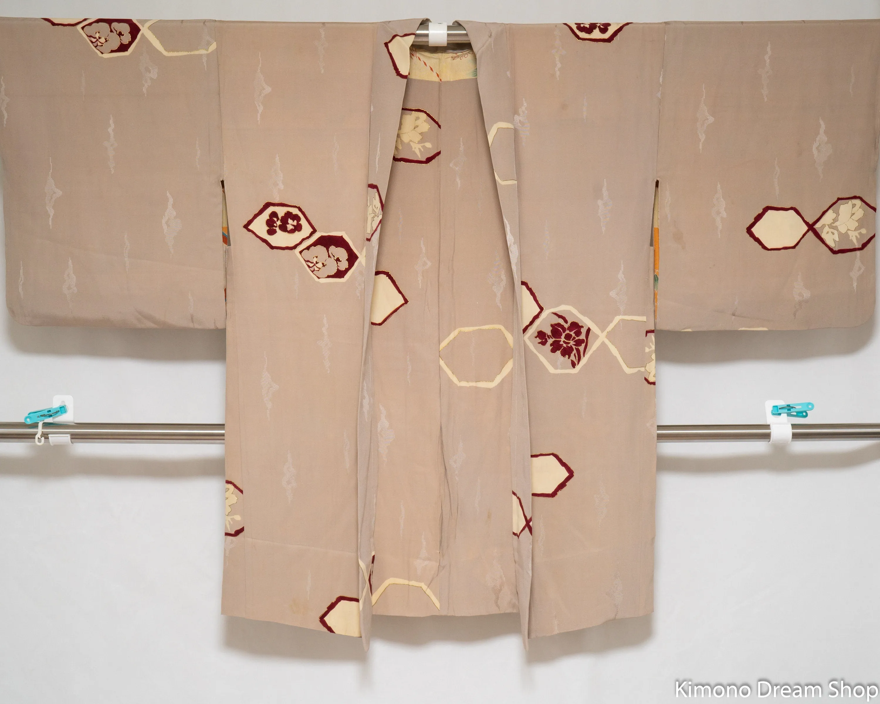 Retro 1960s Haori - Vintage Silk Kimono Jacket - Flowers and Abstract Patterns